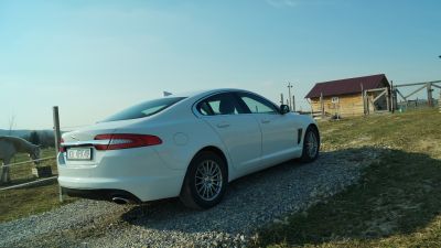 Samochód do ślubu - Kraków biały Jaguar XF 2,2