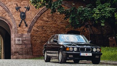 Samochód do ślubu - Warszawa czarny BMW E32 750i 