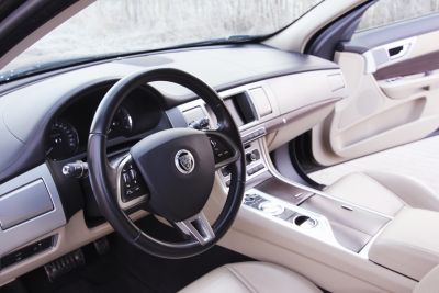 Samochód do ślubu - Gdańsk czarny Jaguar XF 